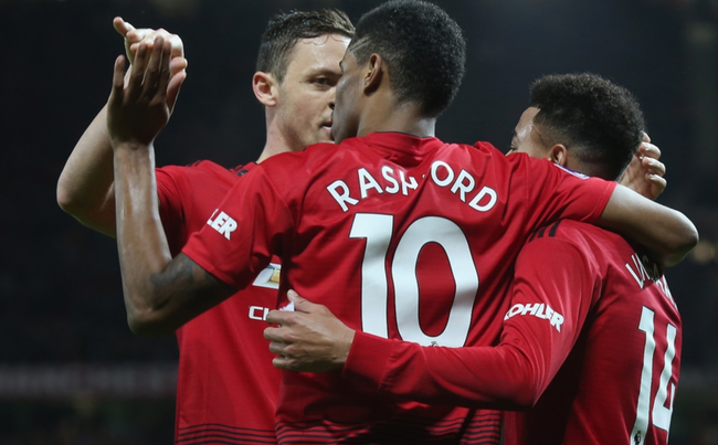 随着全球足 随着全球足